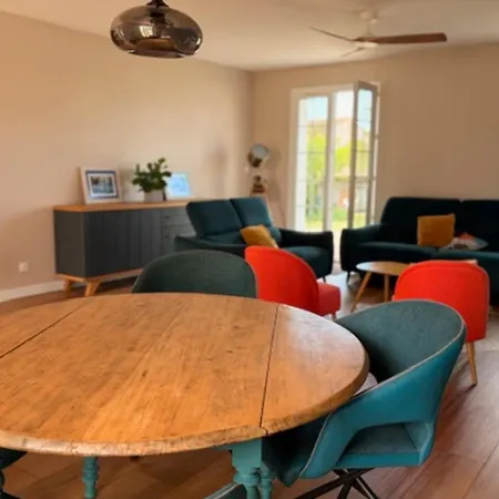 With Large Terrace And Garden In بيت للعطل أنجولينز سر مير