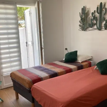 With Large Terrace And Garden In Feriehus *